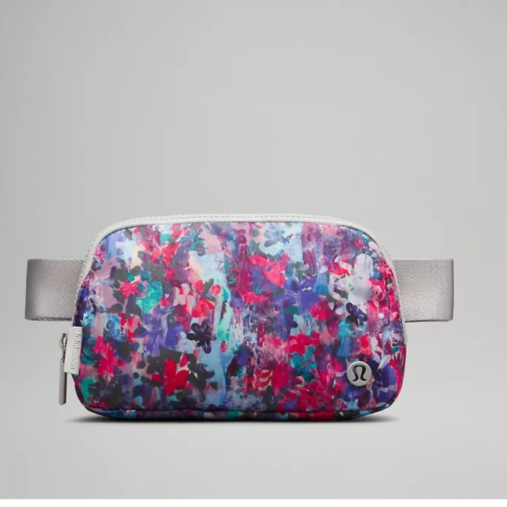 LULULEMON 1 L BELT BAG FLOWER GLIDE